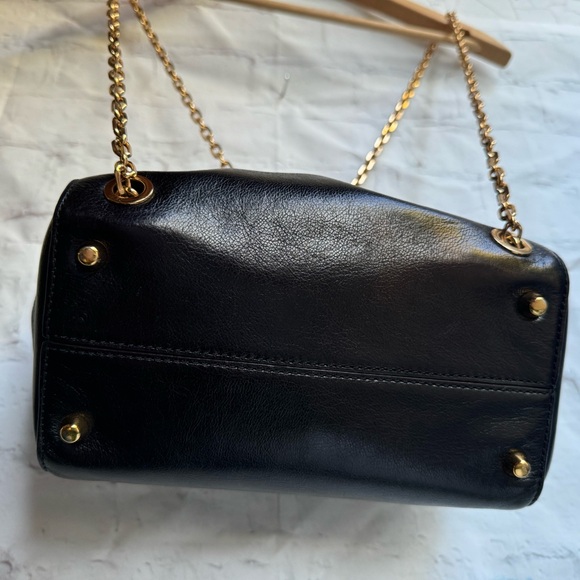 Marc Jacobs Black Leather Gold Chain-Link
Backpack - Picture 14 of 16